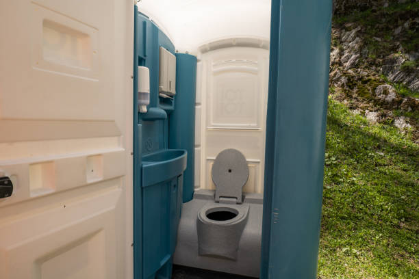 Portable Toilet Options We Offer in Mansfield Center, MA